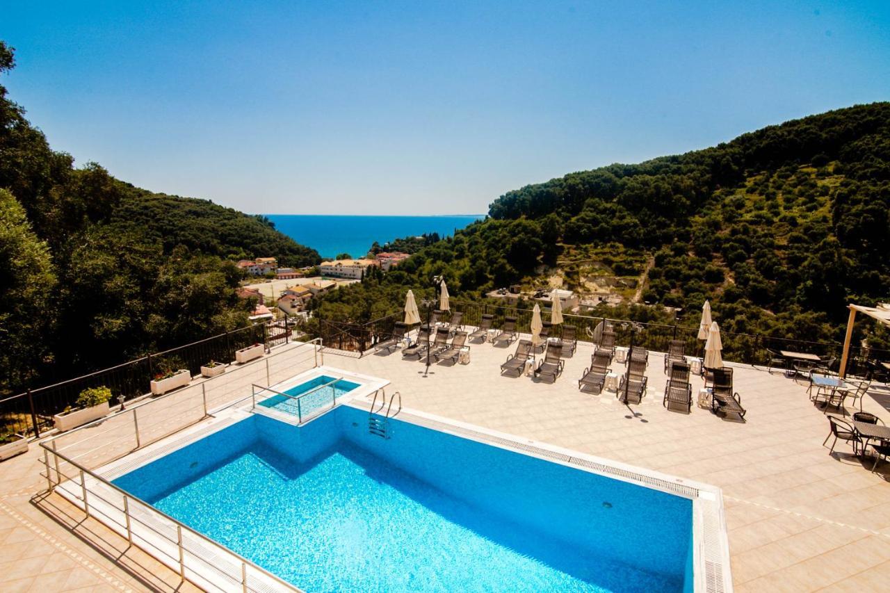 Petrino Aparthotel 4*